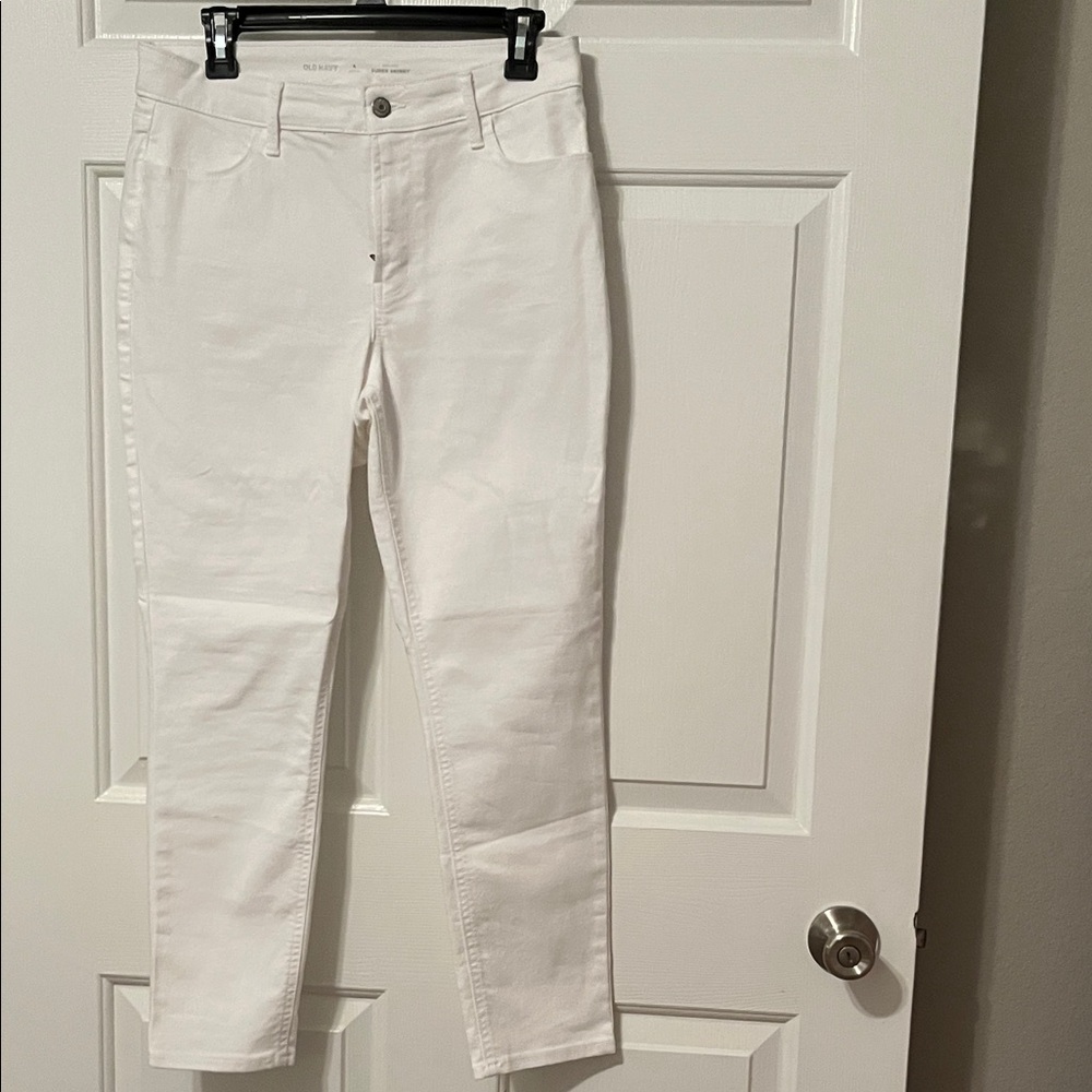 NWOT Old Navy White high rise super skinny ankle Jean